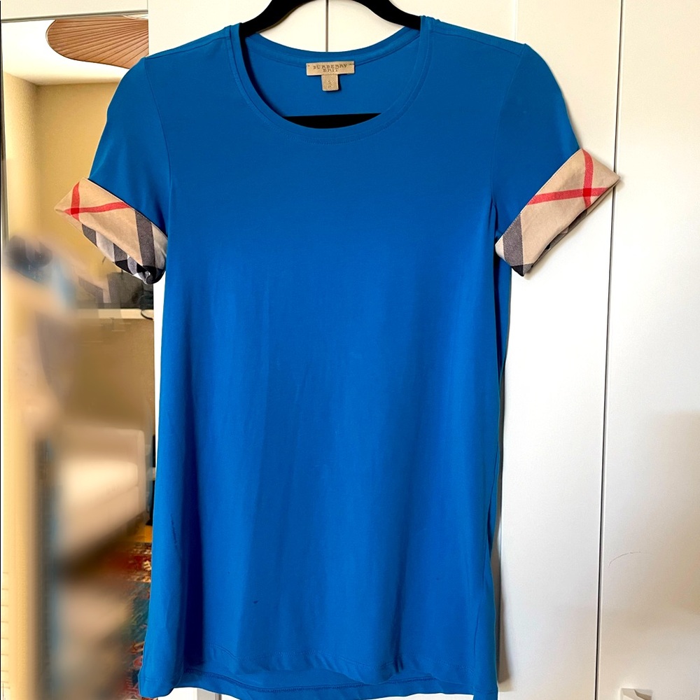Burberry t-shirt